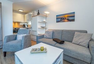 Beachlife – Zentrale Ferienwohnung mit Balkon und Parkplatz. - nur 200 Meter zum Strand.