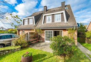 Leos Hüs – Ferienhaushälfte für max. 6 Personen, mit Terrasse und Sauna.
