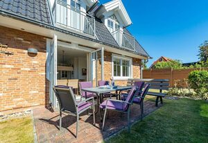 Haus Lotte – Ferienhaus für bis zu 6 Personen mit Garten. - nur 450m bis zum Strand!