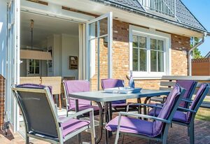 Haus Lotte – Ferienhaus für bis zu 6 Personen mit Garten. - nur 450m bis zum Strand!