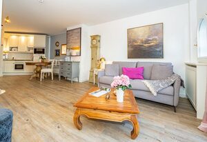 Altstadttor 17 – Ferienwohnung unter Reet für bis zu zwei Personen in Westerland.