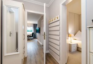 Austernperle – 3-Zimmer-Ferienwohnung im EG für max. 3 Personen mit Terrasse & Strandkorb.
