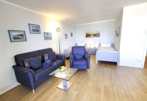 App. Meerblick – Zentrale Ferienwohnung für bis zu 2 Personen mit Balkon und Meerblick.