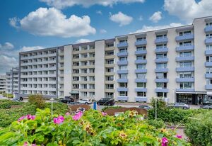 App. Meerblick – Zentrale Ferienwohnung für bis zu 2 Personen mit Balkon und Meerblick.