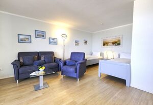 App. Meerblick – Zentrale Ferienwohnung für bis zu 2 Personen mit Balkon und Meerblick.