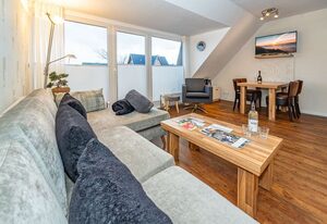 Sommerwind – Ferienwohnung in Wenningstedt für bis zu 4 Personen, mit Balkon.