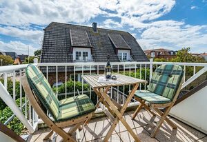 Lorena – Ferienwohnung für bis zu 3 Personen mit Balkon. - nur 450 Meter bis zum Strand!