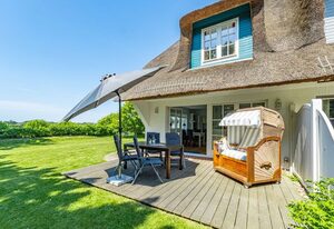 Wiip Hüs – Unter Reet gebautes Ferienhausteil in Keitum, mit Garten für bis zu 4 Personen.