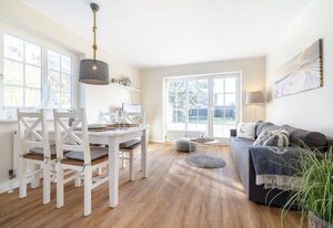 Haus Am Dorfteich, App. Élise – Idylle & Komfort unmittelbar am Dorfteich.