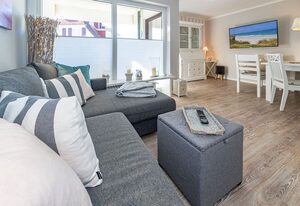 Schloss am Meer, App. 5 "Strandläufer" – 3-Zimmer-Ferienwohnung mit Terrasse - nur 150 Meter zum Strand.