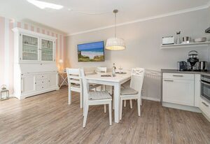 Schloss am Meer, App. 5 "Strandläufer" – 3-Zimmer-Ferienwohnung mit Terrasse - nur 150 Meter zum Strand.