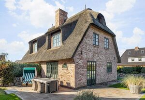 Sylt-Hues – Lifestyle unter Reet, Strand & Meer um die Ecke. Ihr optimales Urlaubs-Domizil