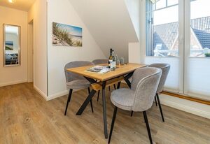 Austernfischer App. 4 – 3-Zimmer-Ferienwohnung für bis zu 4 Personen mit Balkon.