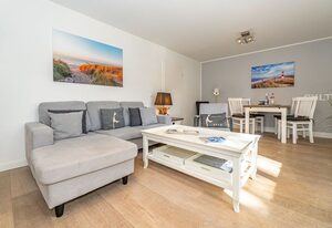 Stadtresidenz App. 4 – Ebenerdige 3-Zimmer-Ferienwohnung mit Terrasse. Stadt- und strandnah.