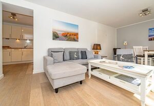 Stadtresidenz App. 4 – Ebenerdige 3-Zimmer-Ferienwohnung mit Terrasse. Stadt- und strandnah.