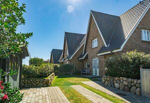 Lerchennest – Ferienhausteil für bis zu 6 Personen mit Garten. - nur 500 Meter bis zum Strand!