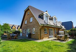 Lerchennest – Ferienhausteil für bis zu 6 Personen mit Garten. - nur 500 Meter bis zum Strand!