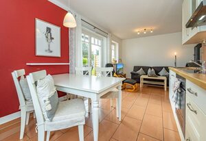 Haus Conwind Wohnung 5a – Gemütliche Ferienwohnung mit Sauna, Garten und Terrasse in Keitum auf Sylt
