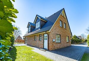 Anker Hus – Ruhig gelegene Doppel-Ferienhaushälfte am Friedrichshain mit Terrasse.