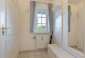 Meeresbrise, App. 1 – Feines Wohnen mit viel Platz unter kuscheligem Reet in Bestlage.