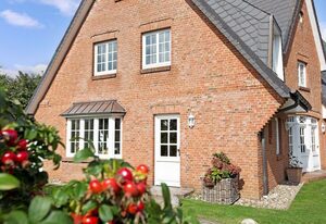 SYLThouse – Der Dorfteich zum Greifen nahe. Perfektes Design. Verträumte Bestlage.