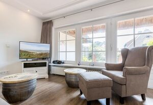 Lüüvwai II – In einer reetgedeckten Wohnanlage in Südlage nahe dem Benen-Diken-Hotel.