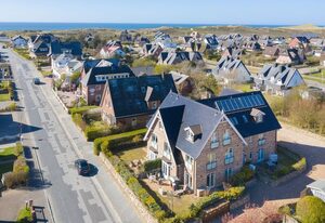 Landhaus Berthin-Bleeg, App. 1 Inselgrün – Top Lage. Wellness. Luxuriöse Ausstattung. Und sogar 2 Terrassen.