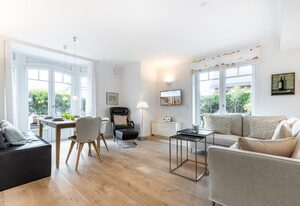 Landhaus Berthin-Bleeg, App. 1 Inselgrün – Top Lage. Wellness. Luxuriöse Ausstattung. Und sogar 2 Terrassen.