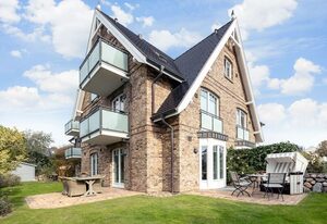 Landhaus Berthin-Bleeg, App. 1 Inselgrün – Top Lage. Wellness. Luxuriöse Ausstattung. Und sogar 2 Terrassen.