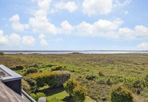 Schütze OG – Wohnung im Obergeschoss mit freiem Blick über die Heide zum Wattenmeer