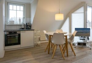 Hus-de-Hahn - Wohnung 2 – Das vielleicht beste Beispiel für geradliniges Design unter vielen Schrägen