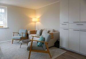 Hus-de-Hahn - Wohnung 2 – Das vielleicht beste Beispiel für geradliniges Design unter vielen Schrägen