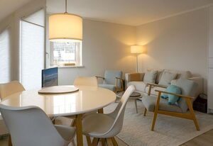 Hus-de-Hahn - Wohnung 2 – Das vielleicht beste Beispiel für geradliniges Design unter vielen Schrägen