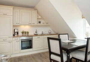 Seestern Keitum – Diese Obergeschoss-Wohnung ist ca. 60 m² groß und bietet zwei Personen Platz.