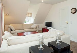 Seestern Keitum – Diese Obergeschoss-Wohnung ist ca. 60 m² groß und bietet zwei Personen Platz.