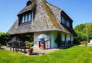 Uaster Reeg I  - Parterrewohnung – Wohnen unter Reet  - im ruhigen Inselort Archsum
