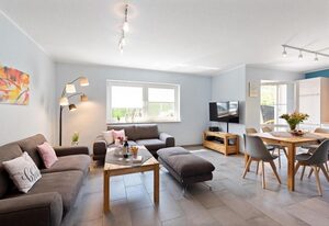 Am Bahndamm 73  "Haus Meerblick" – helles und freundliches Ferienhaus in Strandnähe