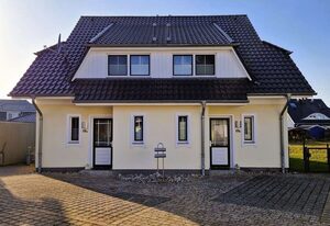 Strandstrasse 19b – schöne, in 2. Reihe gelegene Haushälfte