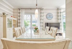 Rosenberg 27 – "Familienfreundliche Ferienwohnung in Zingst mit Garten und Kamin!"