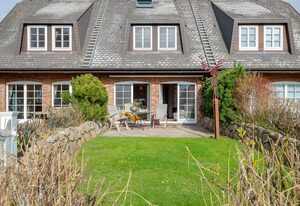 Wünderschöner Hausteil mit Garten