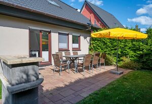 Haus Zeitlos – Schönes freistehendes Ferienhaus mit möblierter Südterrasse und Steingrill!