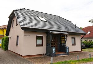 Haus Zeitlos – Schönes freistehendes Ferienhaus mit möblierter Südterrasse und Steingrill!