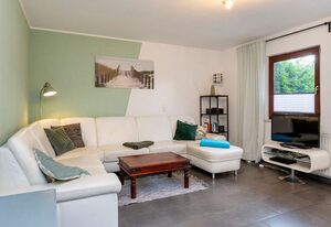 Haus Zeitlos – Schönes freistehendes Ferienhaus mit möblierter Südterrasse und Steingrill!