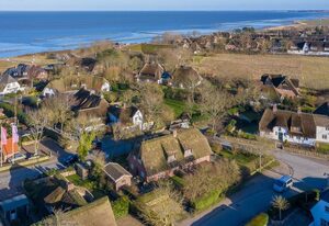 Paulas Hüs - Ina – Ein romantisches Reetdachhaus im historischen Ortskern von Keitum