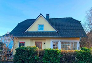 Strandhaus Pilgrim – Komfortables Ferienhaus mit Garten und Kamin nahe Ostsee in Zingst