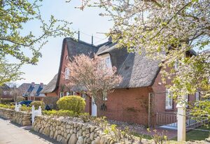 Ole Luköje – Ferienwohnung im OG und DG in Südwestlage ca. 65 m² für bis zu 3 Personen