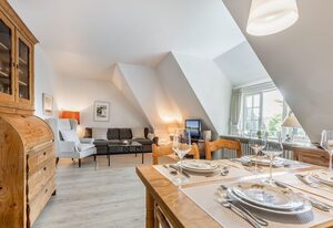 Weefster – Helle und gemütliche Wohnung im OG/DG für bis zu 4 Personen.