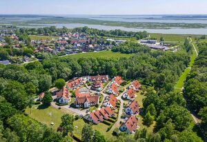 Ferienpark Freesenbruch – Komfortable Ferienwohnung im Ferienpark mit Balkon und Pool in Zingst