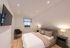 Modernes Ferienhaus mit Sauna, eingezäuntem Garten und Strandnähe – ideal für Familien, Freunde und Hundeliebhaber