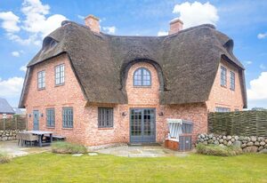 Strandhaus – Hausteil im EG,UG,OG,DG ca. 157qm Nutzfl., Nichtraucher, Haustiere nicht erlaubt